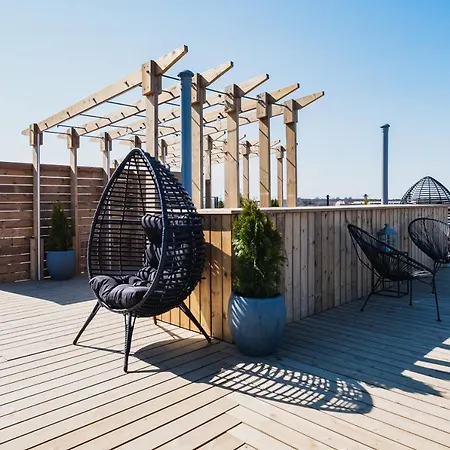 Eduard House By Larsen